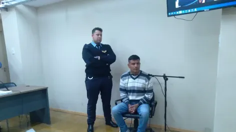 Brian Guevara admitió que lesionó a golpes a su esposa. Recibió 6 meses de pena efectiva, que se le unificaron con el anterior castigo en 1 año y 10 meses.