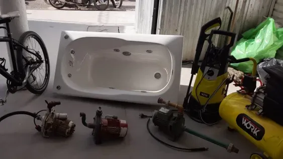 Allanan por varios robos y secuestran hasta una bañera con hidromasaje