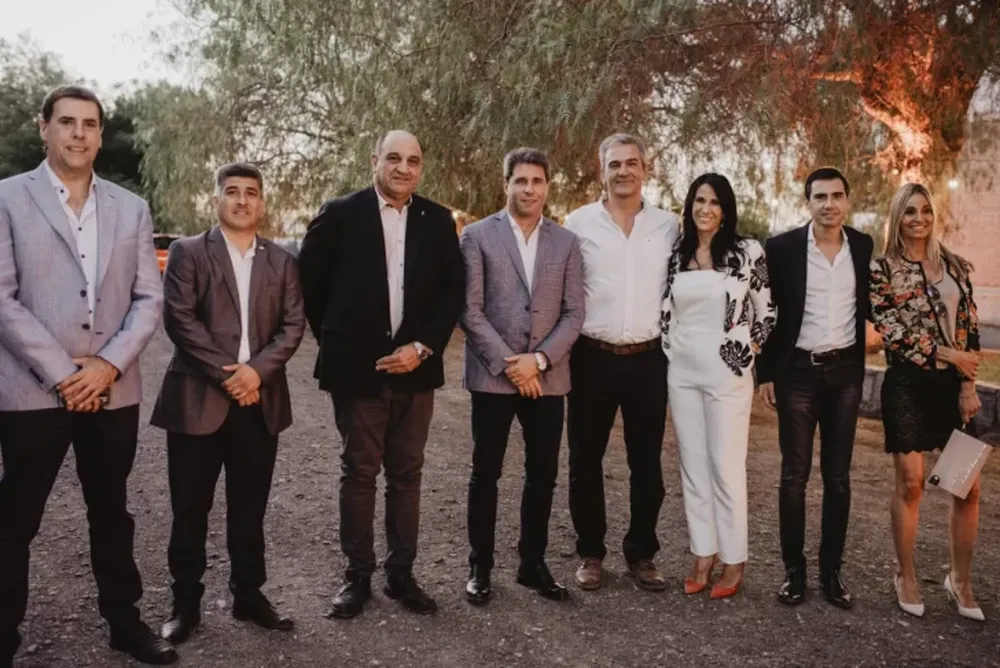 15 años de Milagros del Valle Raquena Tejada