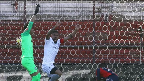Argentinos superó a San Lorenzo en la ida de octavos de final