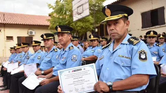 Ascensos para la Policía y equipamiento para el Penal de Chimbas