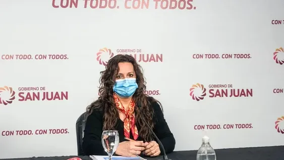 Mónica Jofré: “El que tenga síntomas leves debe hacer la consulta médica”