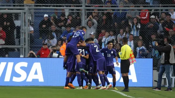 Una multitud para hacer el aguante