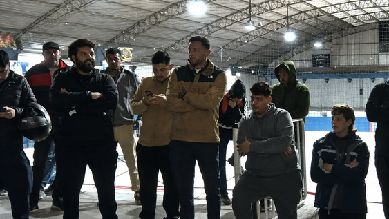masiva reunion de hinchas por la crisis de union de villa krause: hubo reclamos, tension y ninguna solucion