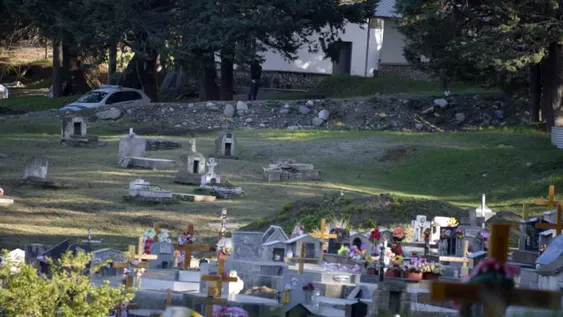 El cuerpo hallado en el río Chubut no presenta orificios de bala