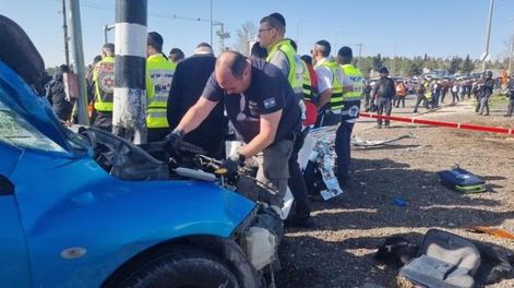 Al menos dos muertos, incluyendo un niño, en atentado con auto en Jerusalén