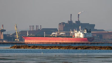 Guerra en Medio Oriente: el petróleo baja casi 9% y perforó los US$100 luego del anuncio de Donald Trump