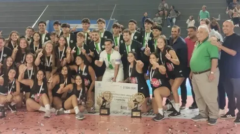 Campeones. La Liga federal de Vóleibol fue éxito en San Juan y terminó con la coronación de Once Unidos y El Tala como los mejores.