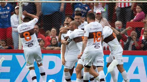 Platense fue contundente en la victoria ante Unión