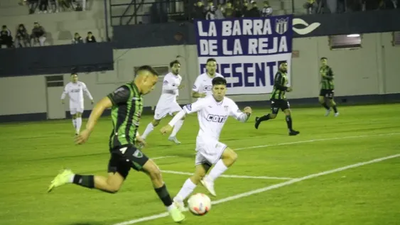 San Martín cayó por goleada en su visita a Tristán Suárez y dejó pasar la chance de escalar