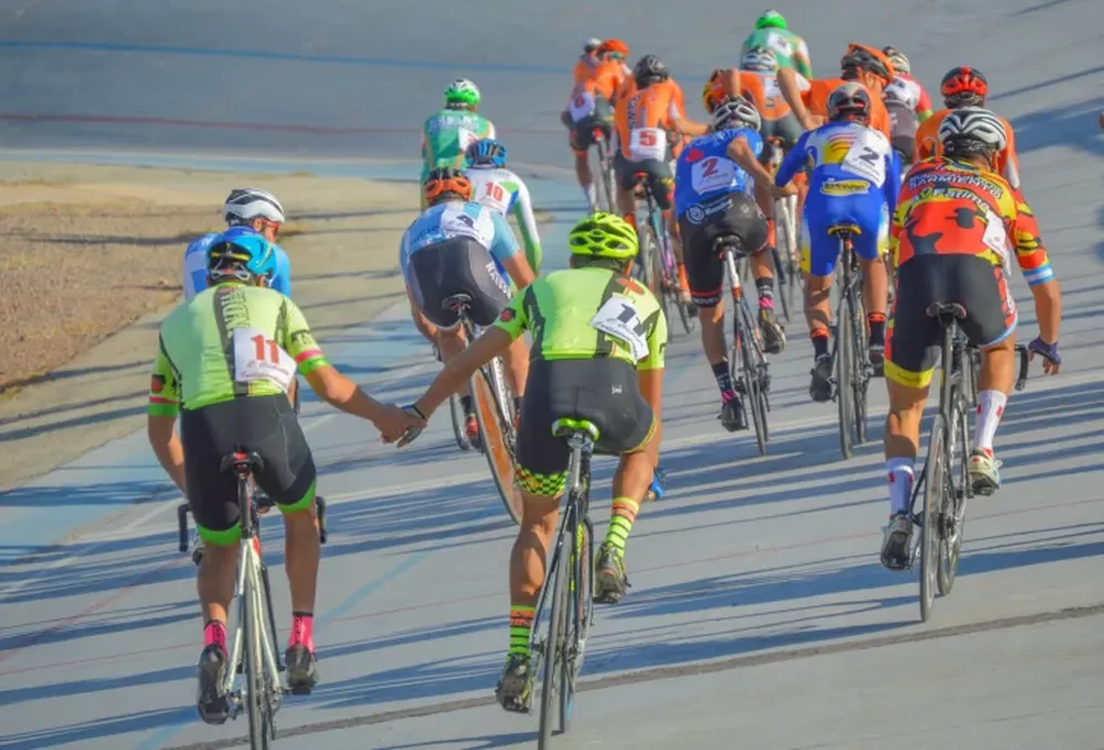 Rubén Ramos se adjudicó la sexta fecha del ciclismo de pista