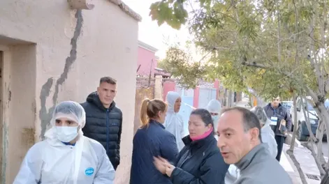 Los fiscales Iván Grassi (derecha) y Nicolás Schiattino (izquierda) en uno de los tantos operativos del Ministerio Público Fiscal