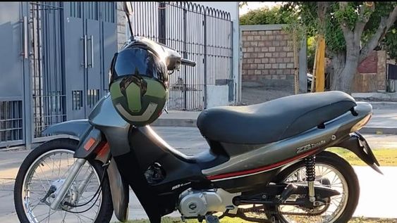 “Me cortaron las piernas”, el lamento de un changarín al que le robaron la moto en pleno centro