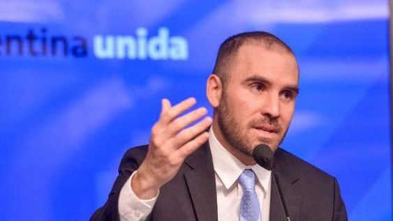 La misión del FMI en el país mostró preocupación por el exceso de pesos