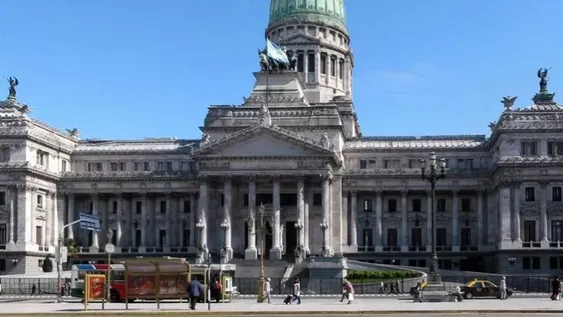 Acuerdo con el FMI: hoy expondrán sindicatos, movimientos sociales y empresas