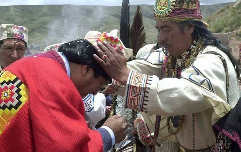Cárcel al indígena que invistió a Evo