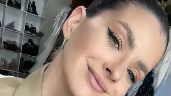 La China Suárez boca abajo y cola al Sol: “Te lo perdiste Mauro”, el picante comentario de un fans