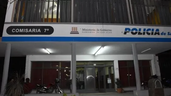 Arrebató un celular, la víctima lo persiguió y lo atrapó