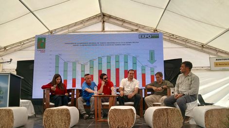 Con la evolución de la superficie nacional proyectada en pantalla, productores, semilleros e industriales debatieron en Expo Innova Cuyo el horizonte del tomate para industria.
