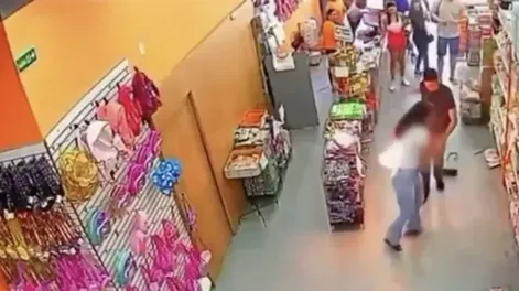 Le explotó el celular mientras lo tenía guardado en un bolsillo de su jeans y sufrió serias quemaduras