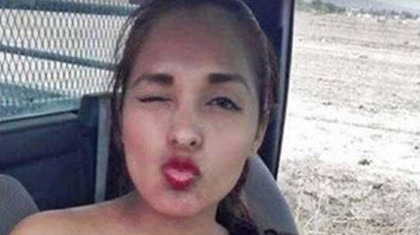Policía hot se sacó una foto en topless y la suspendieron