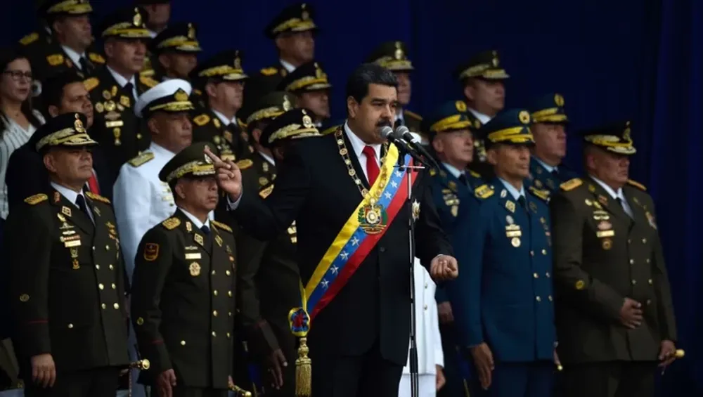 Evacuaron a Maduro de un acto militar en Caracas tras una fuerte explosión