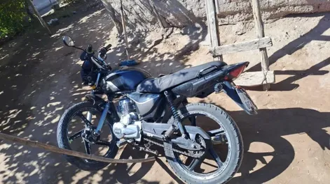 Una joven motociclista resultó herida tras chocar contra un sifón en Caucete