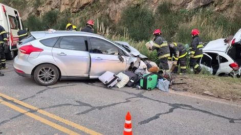 Los dos vehículos quedaron destruídos.