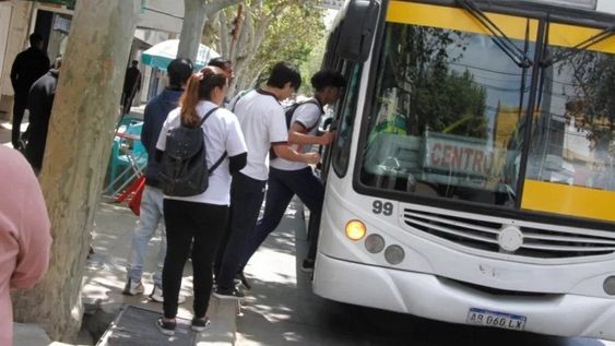 En el 2026 continuará el beneficio del Boleto Escolar y Docente gratuito en la provincia.