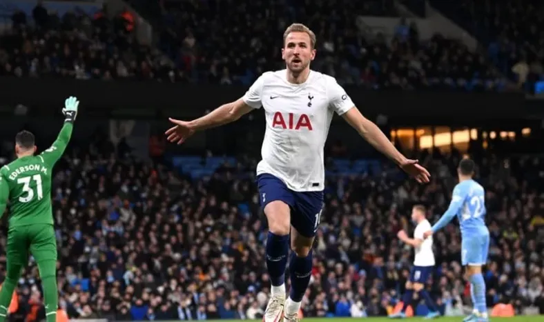 Tottenham, con argentino Cristian “Cuti” Romero como titular, derrotó a líder Manchester City