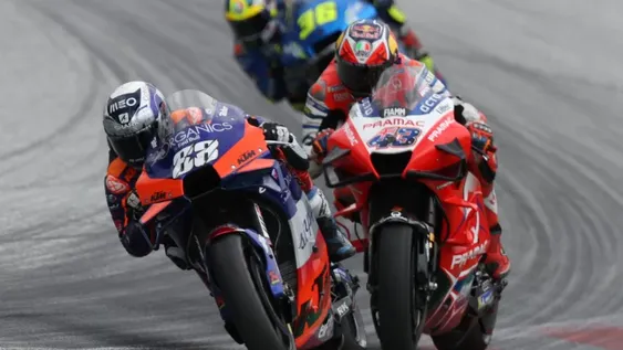 Oliveira sorprendió en la última curva