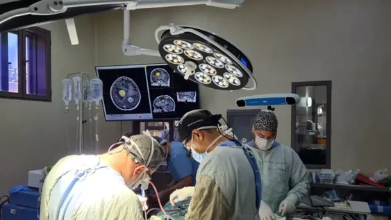 EN ACCIÓN. Estiman que este mes ya estarán funcionando los nuevos equipos en los quirófanos del Hospital Marcial Quiroga.