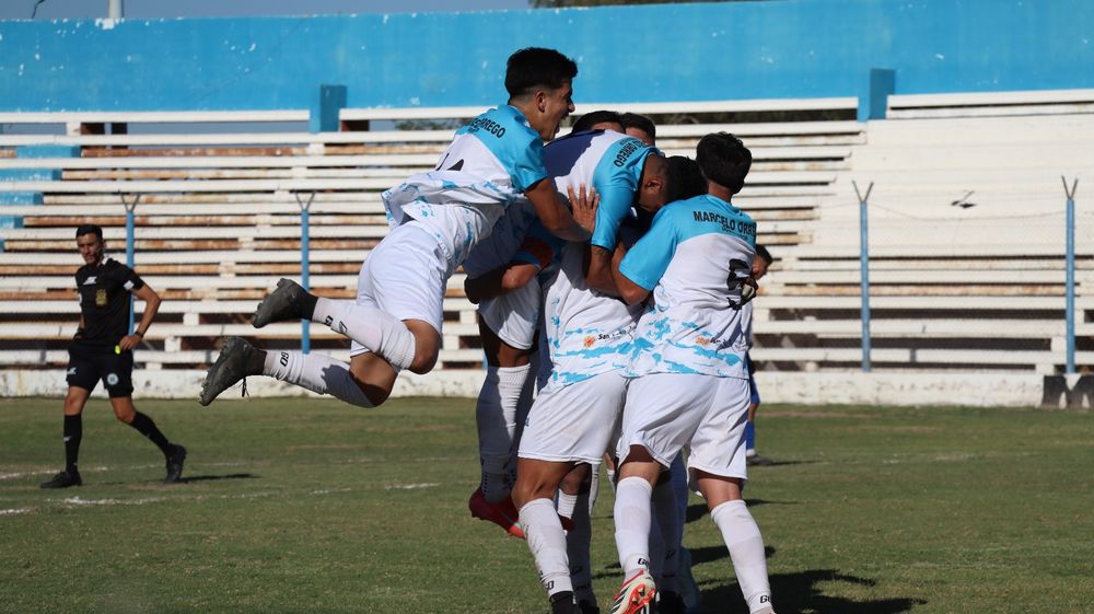 Locura. Castillo ya hizo lo suyo. Albardón empezaba a ganar en Campo Afuera.