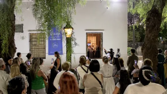 La Casa Despierta de Noche en la Casa Natal de Sarmiento