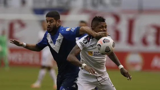 Vélez perdió 3 a 1 ante la Liga en la altura ecuatoriana