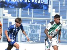 Salida. Maxi Galván juega ante la marca de Alberti. San Martín perdió en Mendoza en el Torneo Proyección. Salida. Maxi Galván juega ante la marca de Alberti. San Martín perdió en Mendoza en el Torneo Proyección.