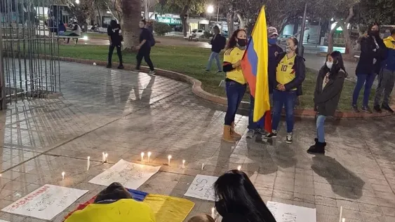 Colombianos que residen en San Juan cantaron el himno y repudiaron la violencia en su país
