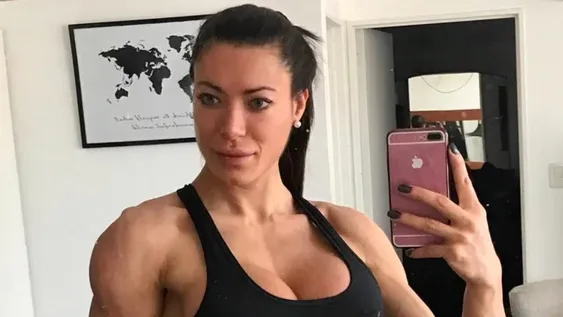 ¡Qué Pombo Pamela! La ex vedette y actual fisicoculturista mostró sus curvas al sol