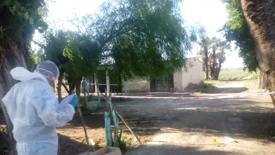 Hallan un hombre sin vida en Médano de Oro e investigan un crimen