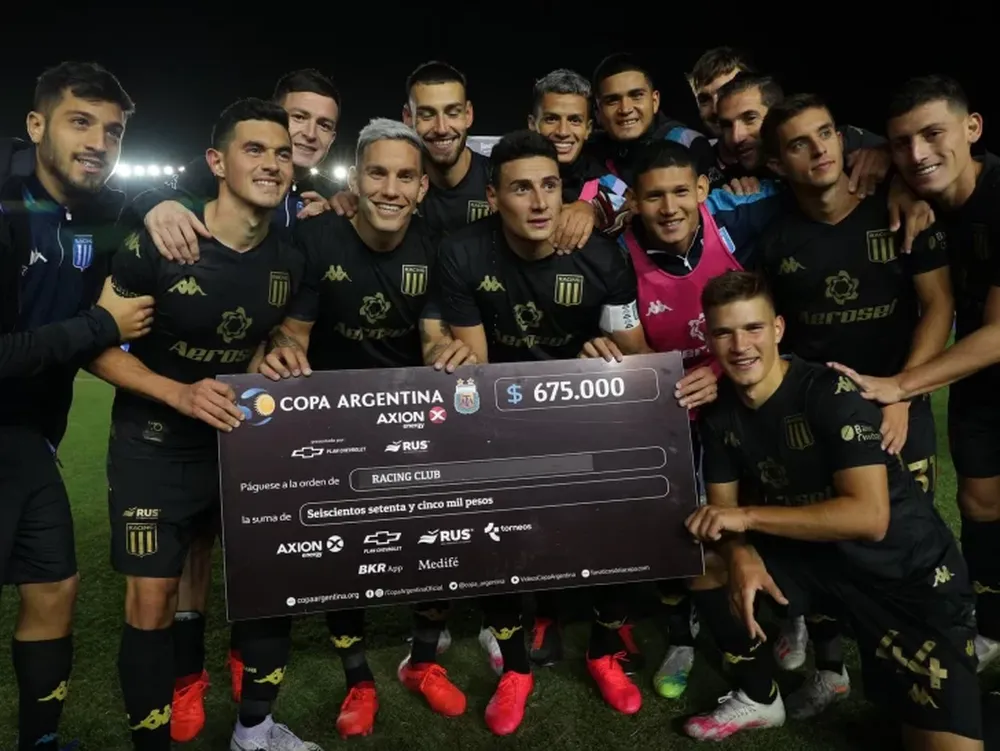 Racing lo dio vuelta en el final ante Sportivo Belgrano y es el próximo rival de San Martín