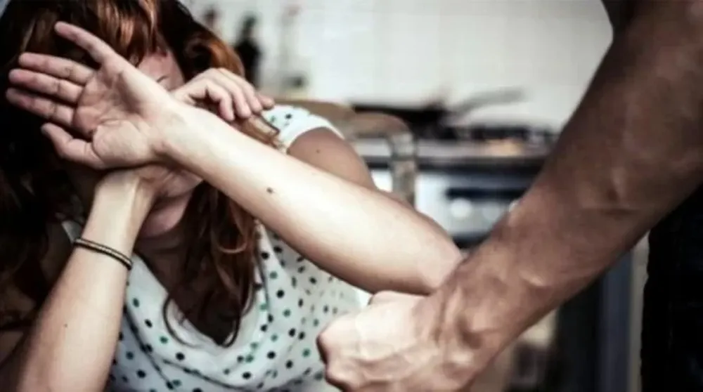 Encerró a su ex, quiso ahorcarla y la mordió: le dieron 6 meses de prisión en suspenso