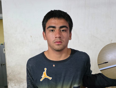 El ladrón había utilizado un caño para intimidar a su víctima. El ladrón había utilizado un caño para intimidar a su víctima.