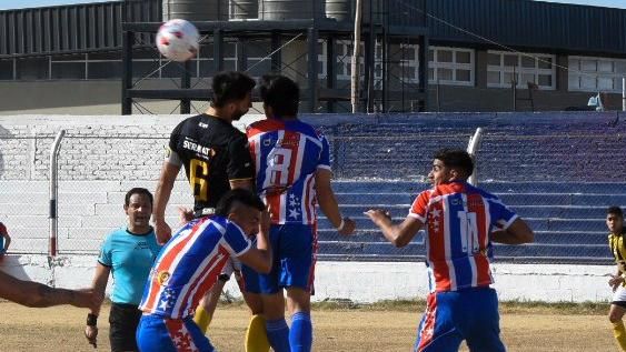 Peñarol no pudo con el líder Olimpo y perdió en Chimbas