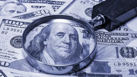 El dólar blue se disparó este viernes a $140 y alcanzó un nuevo récord histórico