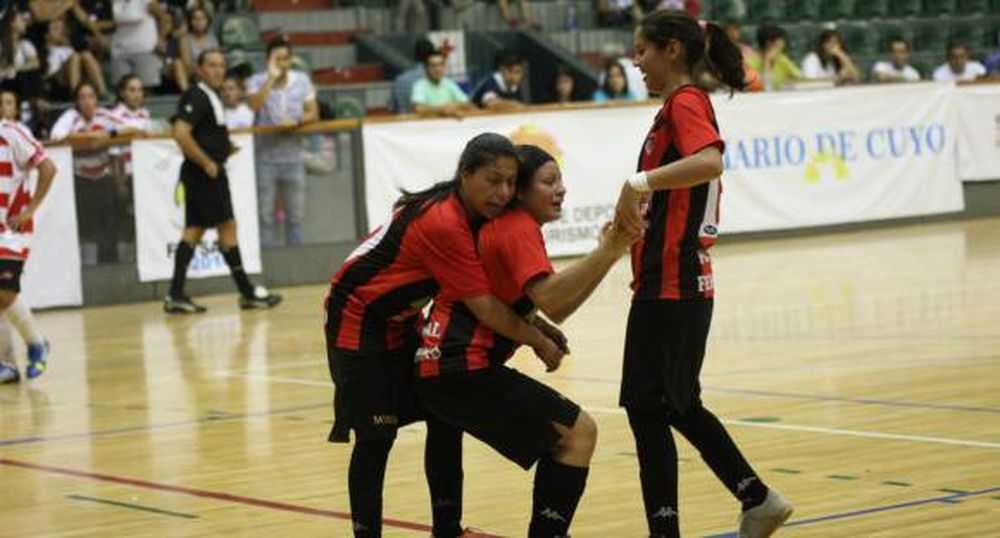 Trinidad fue superior y se quedó con el título