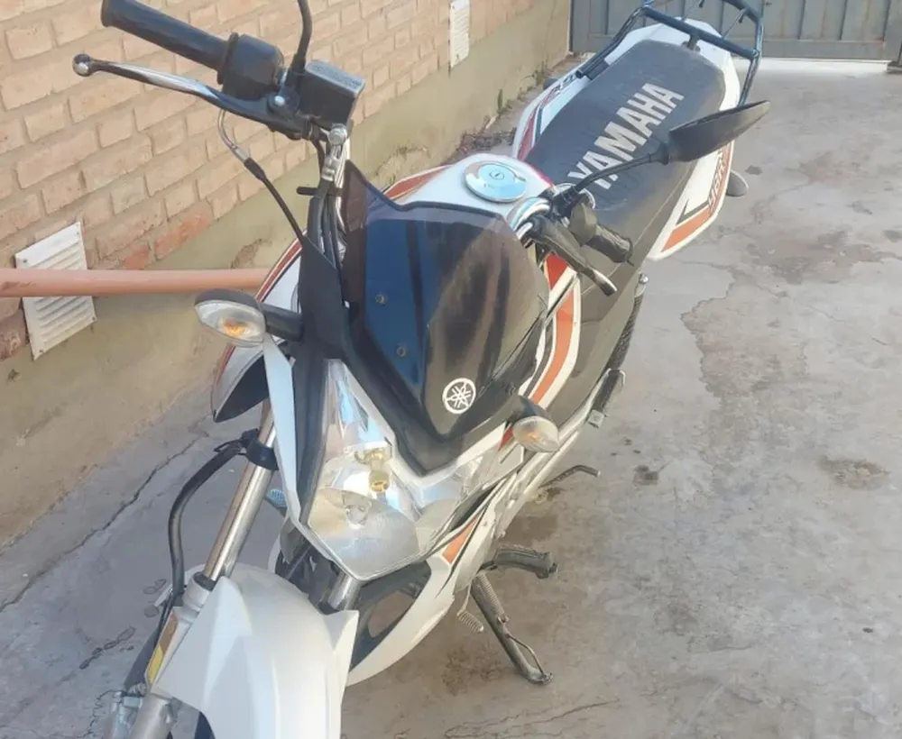 Un anciano sufrió serias heridas al caer de su moto y murió casi una hora después