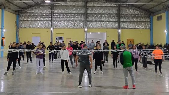 ENTRENAMIENTOS. El gimnasio de Pismanta recibe martes, jueves y viernes a todos los alumnos de su escuela.