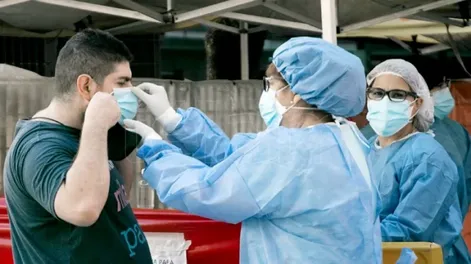 Otros 305 muertos y 63.884 nuevos contagios de coronavirus en Argentina