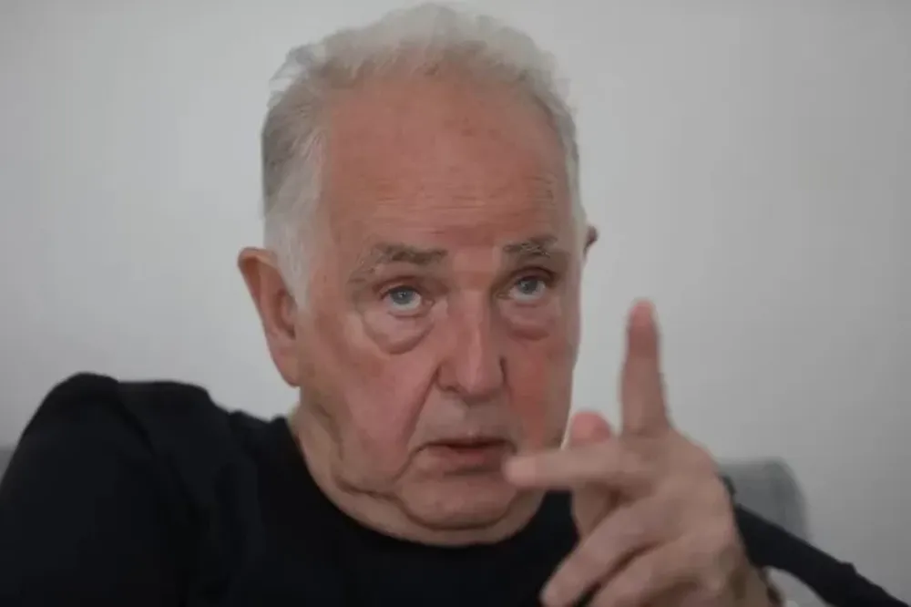 Allanaron la casa del amigo de Centeno que habría tenido los cuadernos bajo su custodia