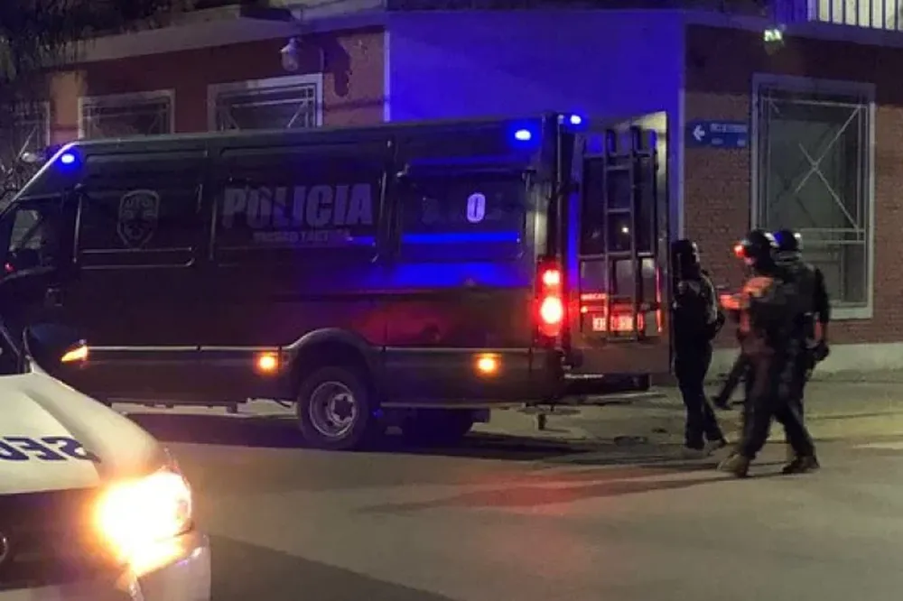 Hamas amenaza con matar a rehenes en respuesta a bombardeos israelíes en Gaza